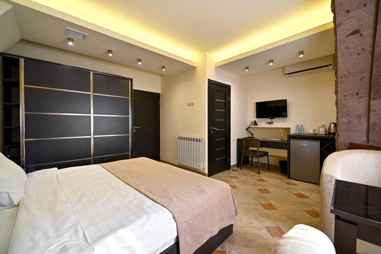Skyline Hotel เยเรวาน ภายนอก รูปภาพ