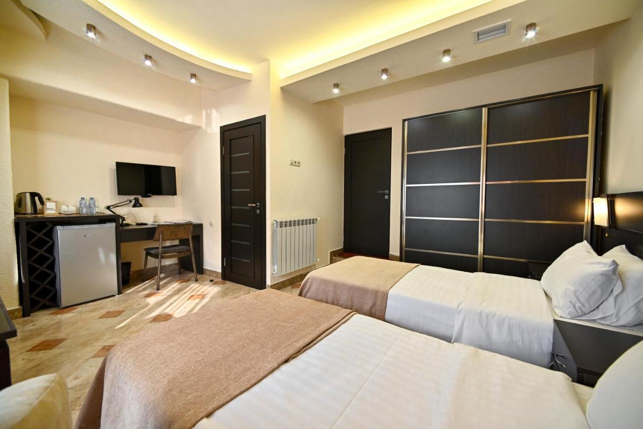 Skyline Hotel เยเรวาน ภายนอก รูปภาพ