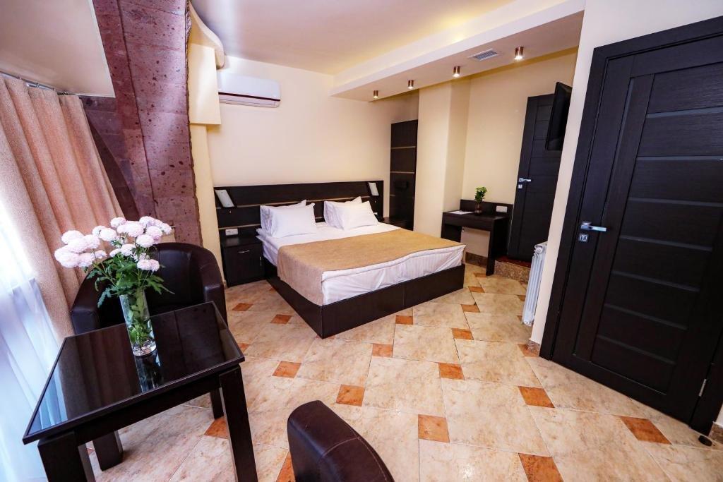 Skyline Hotel เยเรวาน ภายนอก รูปภาพ