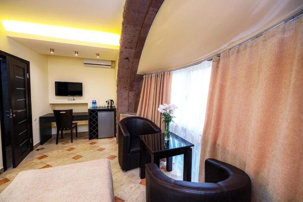 Skyline Hotel เยเรวาน ภายนอก รูปภาพ