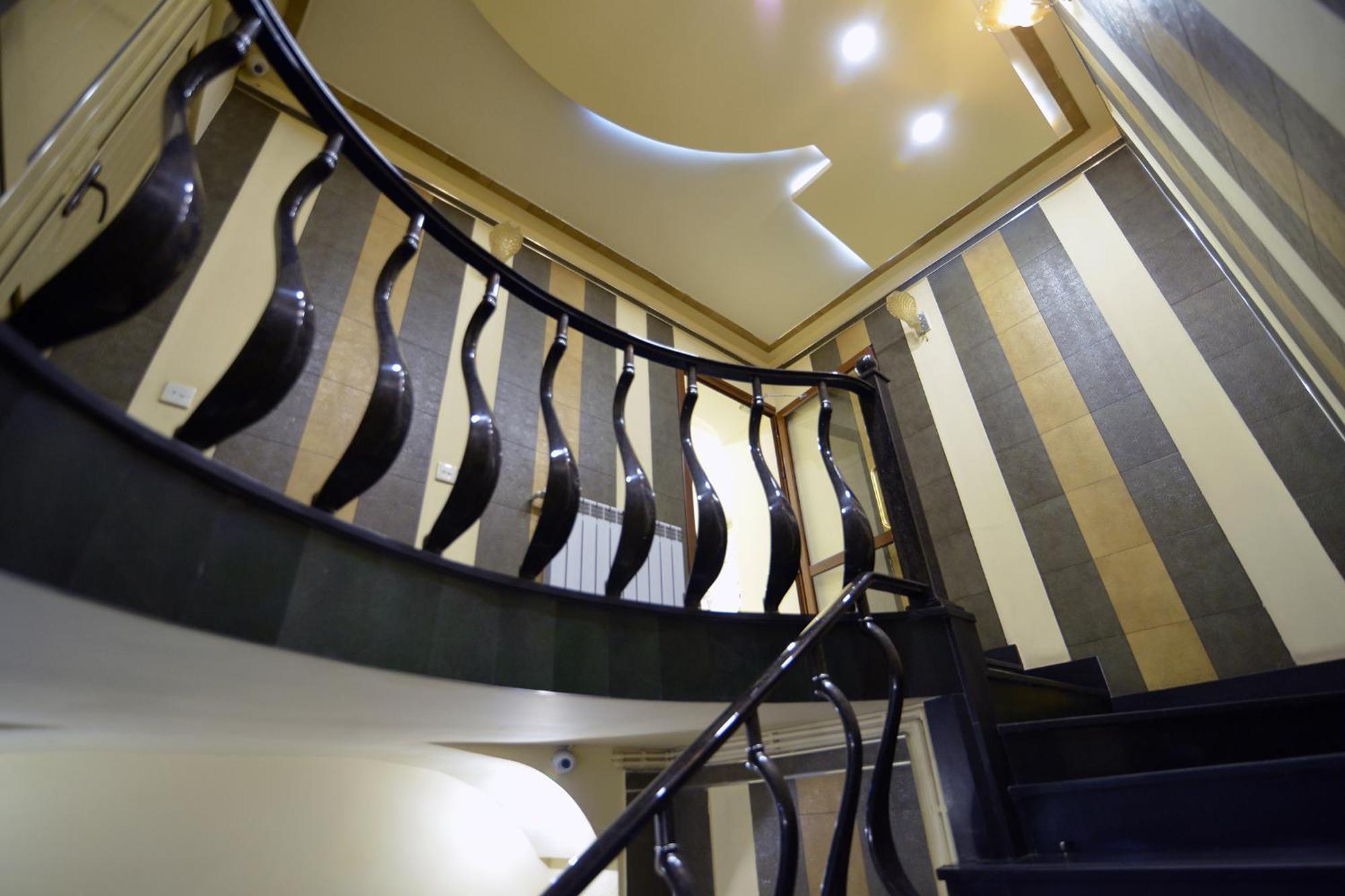 Skyline Hotel เยเรวาน ภายนอก รูปภาพ